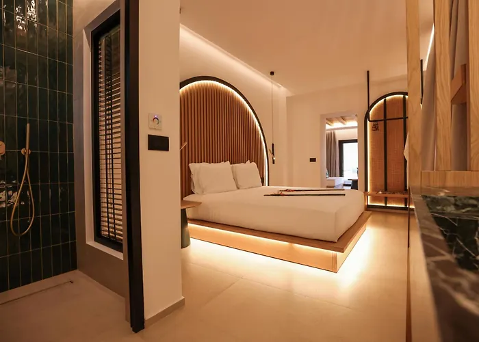 Queen Kalliopi Plintri